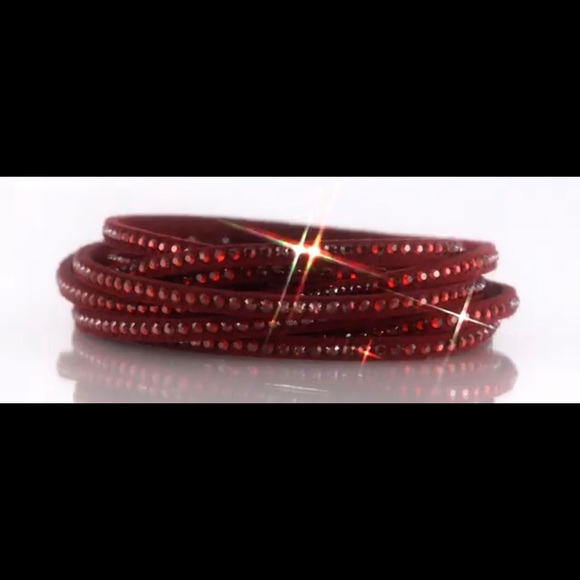 Wrap- star bracelet RED by Swarovski wraps three times New in box 600 crystals - Picture 3 of 3